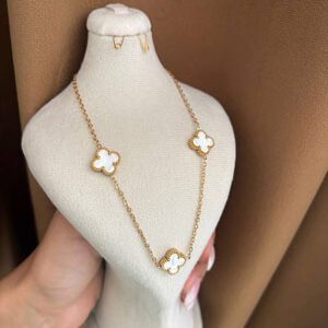 گردنبند طرح  van cleef